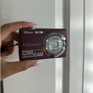 Nikon Coolpix S220
